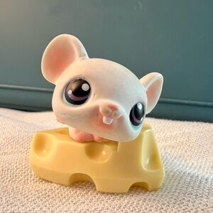 Littlest Pet Shop #30 Mouse with Cheese 🧀 2005